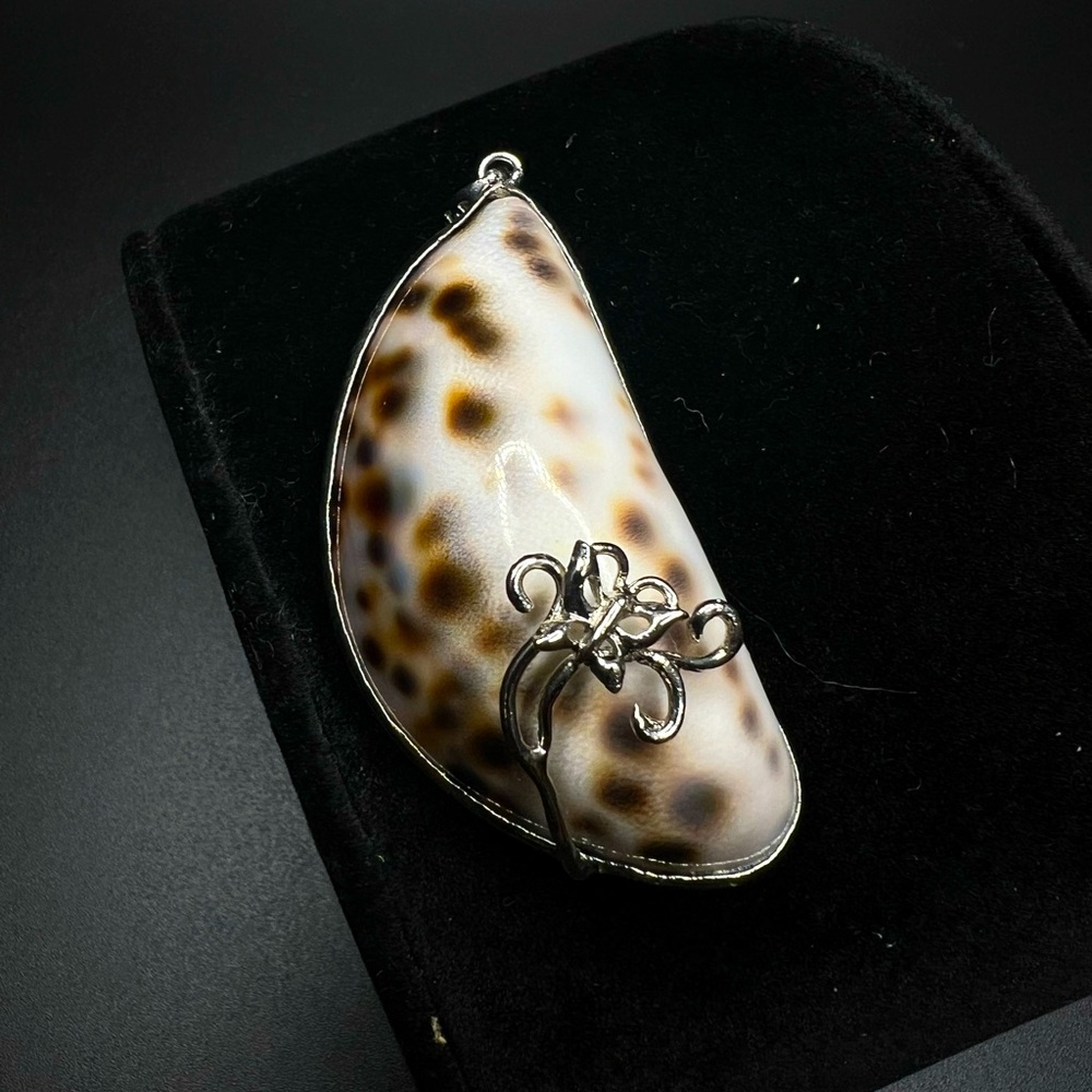 Leopard Shell Print Pendant